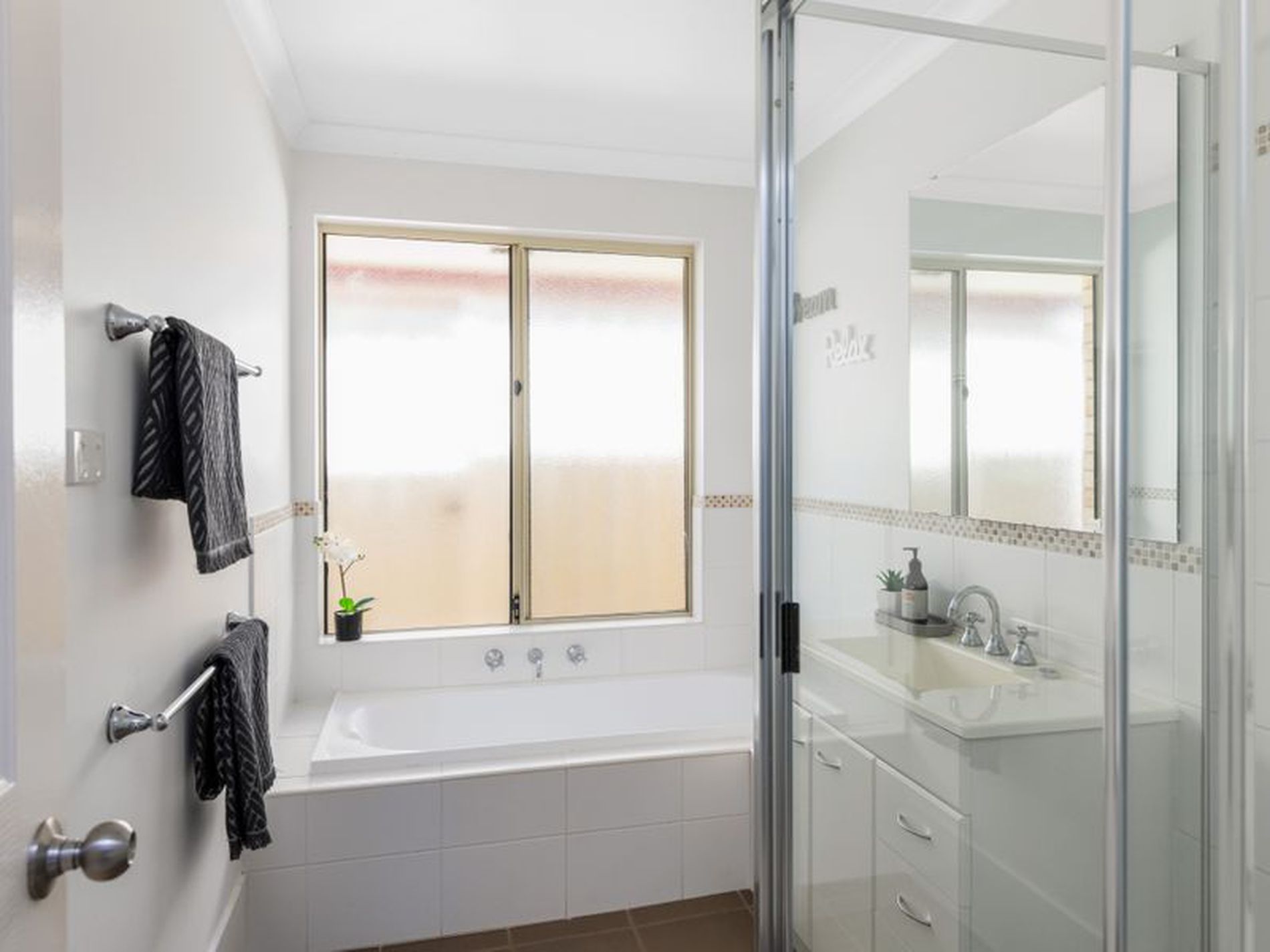 2 Purna Place, Hannans