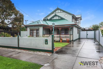 33 Bowes Avenue, Airport West