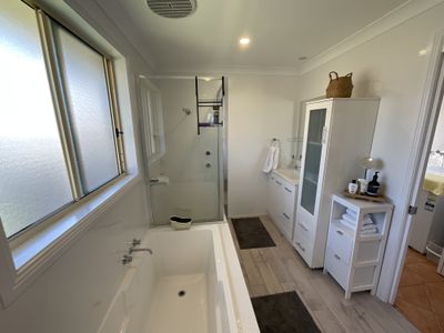 2 Bakeri Circuit, Warabrook