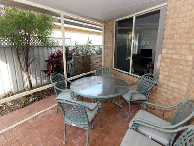 2 / 12 Cedar Grove, Forster
