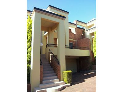4 / 4 Onslow Street, South Perth