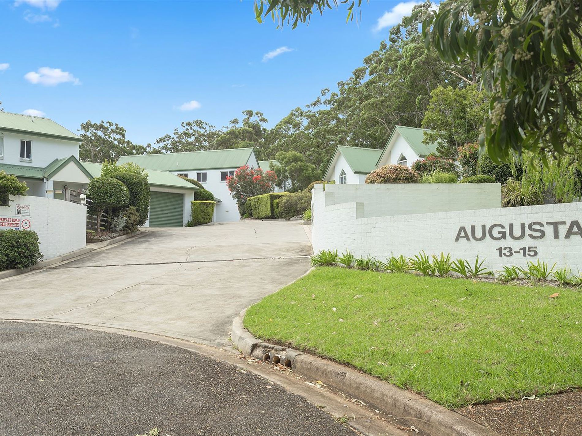 9 / 13 Augusta Place, Mollymook