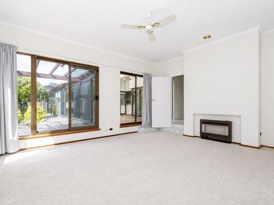 5 Lakeside Road, Churchlands