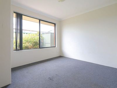 10 Bluefields Parkway , Port Kennedy