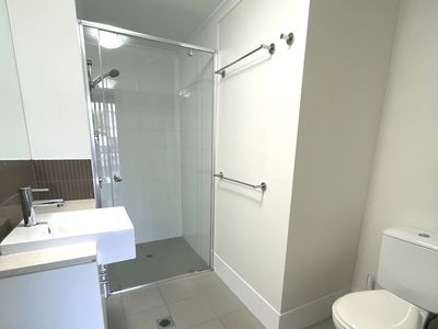 215 / 75 Central Lane, Gladstone Central