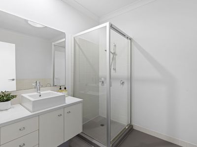 32 Macquarie Street, Wakerley