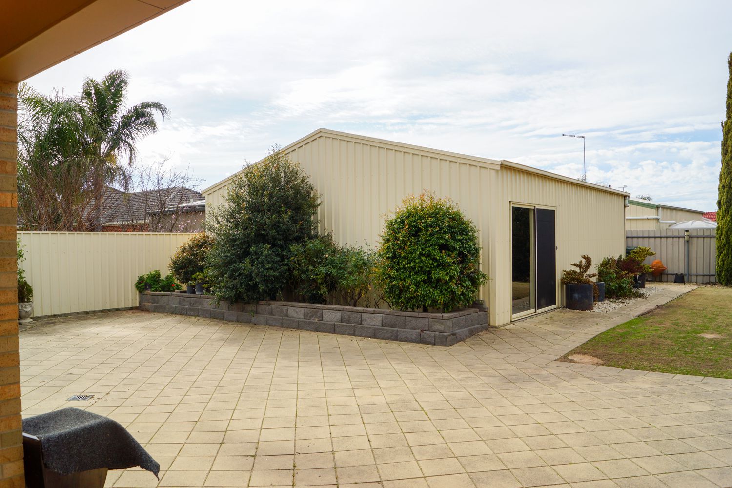 16 Burnett Street, Horsham
