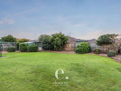10 Skylark Court, Lara
