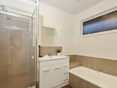 1A / 14 Rimbool Road, Grovedale