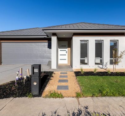 19 Magnolia Road, Junction Village