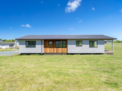 1514 Run Road, Tapora