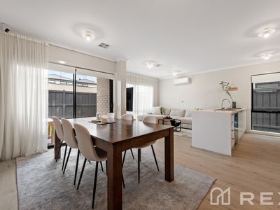 27 Flaxlilly Crescent, Officer