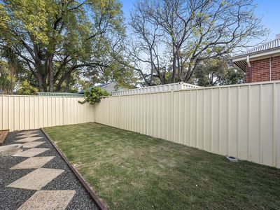 21 Sutherland Close North, Guildford