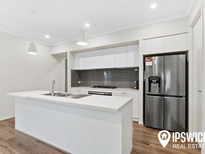 33 Chatswood Court, Deebing Heights