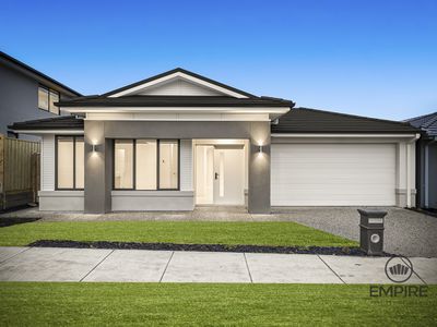 34 Guling , Clyde North