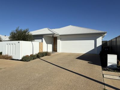 88 Gillmartin Drive, Griffith