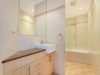 8 / 235 Windang Road, Windang