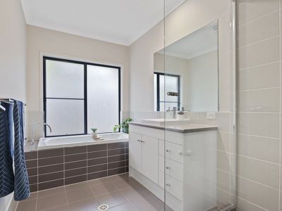 6 Benz Link , Upper Coomera