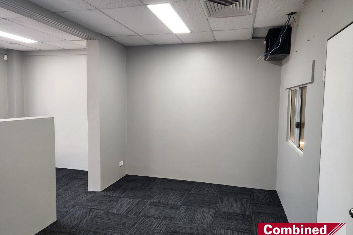 1 / 4 Shaw Road, Ingleburn