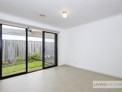 4 / 43 Acacia Crescent, Melton South