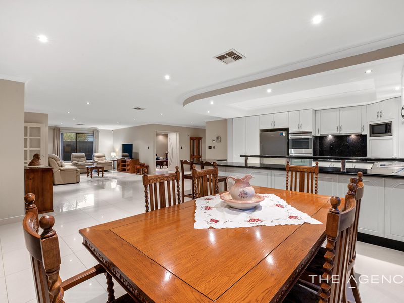 4 Sandford Avenue, Lake Coogee