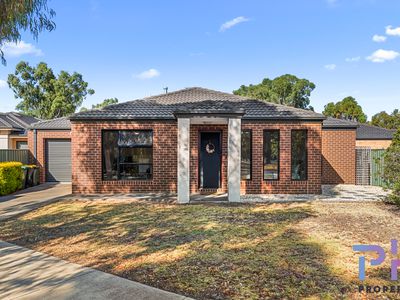 33 Caulfield Drive, Ascot