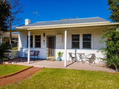 453 TARAKAN AVENUE, Albury