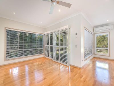 25 Costa Del Sol Avenue, Coombabah