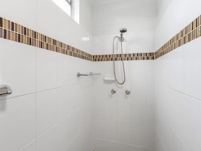 1 / 282 Lake Street, Cairns North