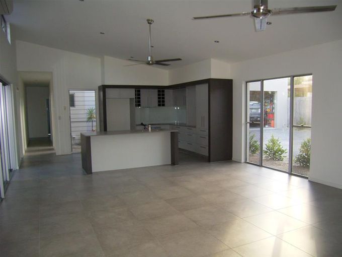 1 / 7 Greygum Court, Mooloolaba