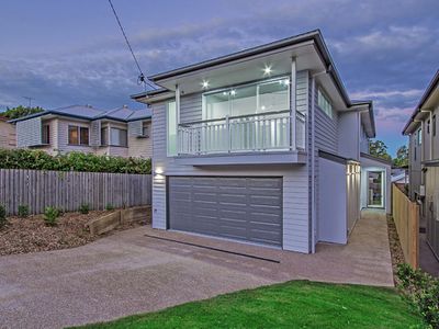 142 Kamarin Street, Manly West