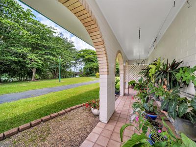 4 Riverside Cres, Innisfail Estate
