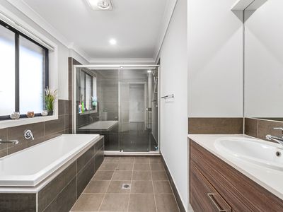 3 Aston Close, Hoxton Park