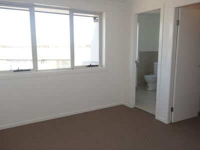 35 Highland Close, Macquarie Links