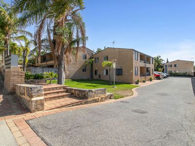 10 / 11 Wilton Place, Scarborough