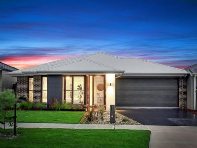 8 Kamala Road, Clyde North