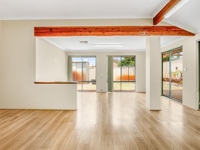 6 Borah Court, Caversham