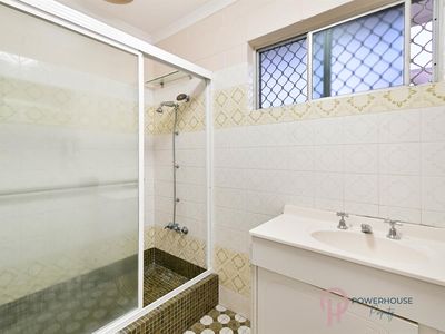 8 Merrybrook Street, Freshwater