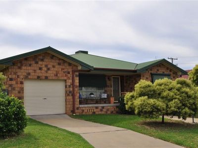5 Holloway St, Forbes