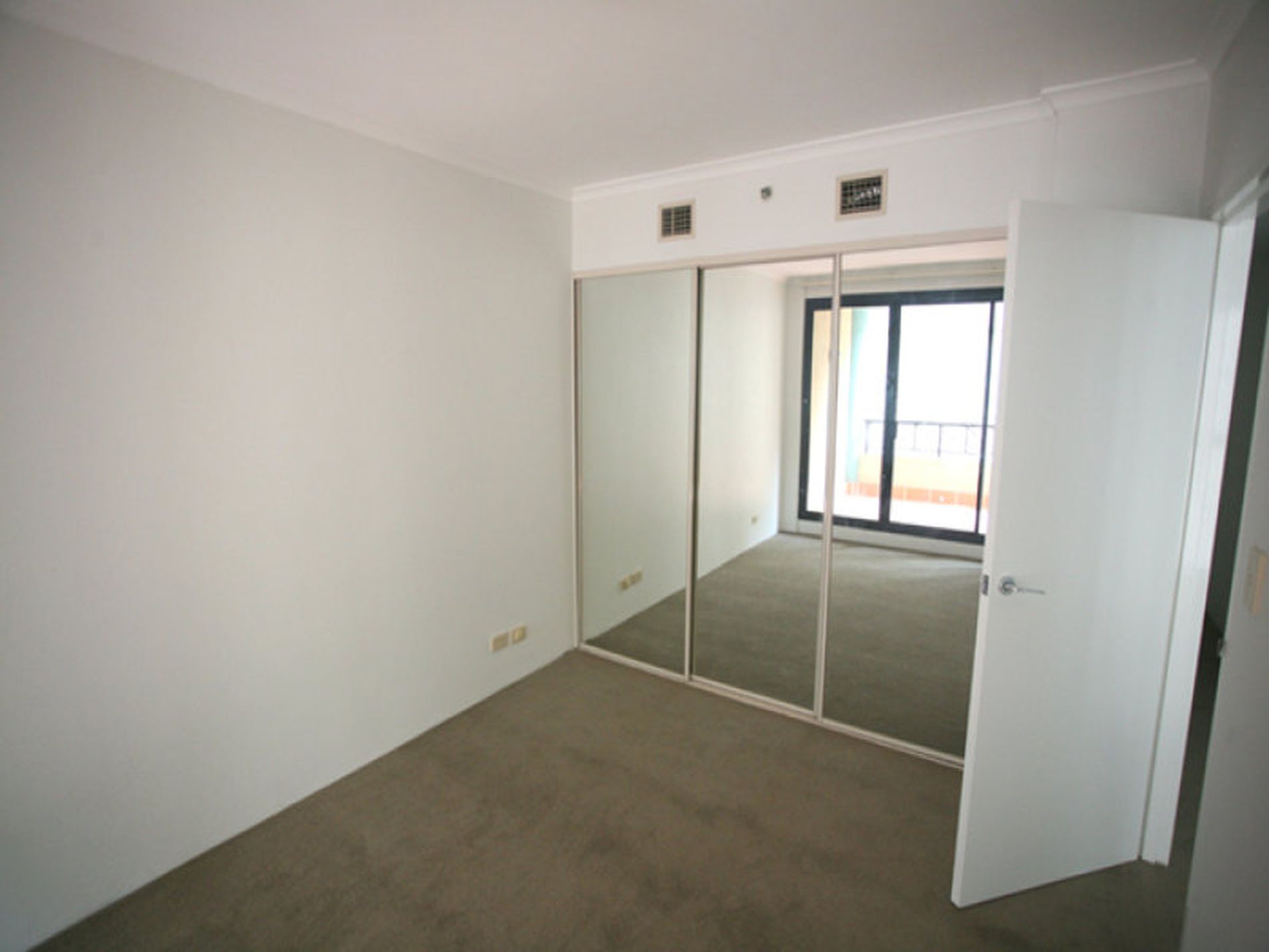 1401 / 1 Hosking Place, Sydney