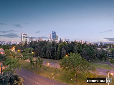5 / 168 Mounts Bay Road, Perth