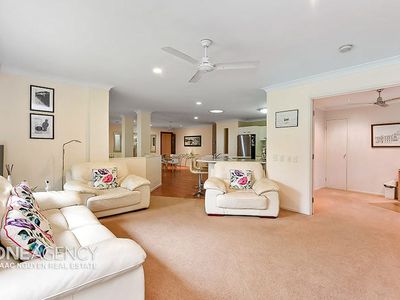 15 Glasshouse Cres, Forest Lake