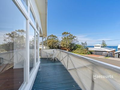 56 Sunset Strip, Manyana