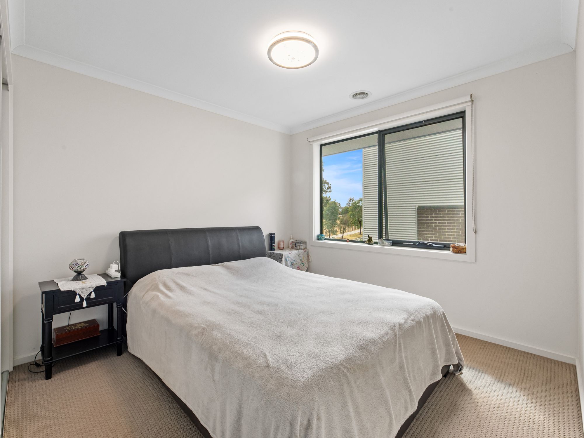 27 Parkmore Crescent, Westmeadows