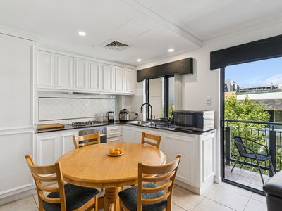 501 / 9 Victoria Avenue, Perth