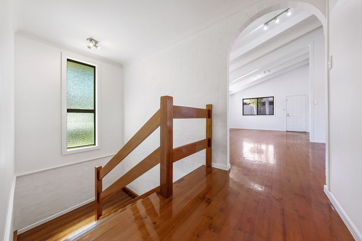 2 Tomanbil Terrace, Ashmore