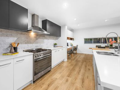 1 Paige Crescent, Wakerley