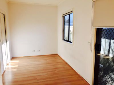 11 / 2-6 Werribee, Werribee
