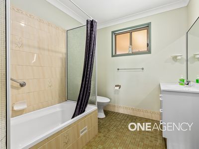 12 Dorothy Avenue, Basin View