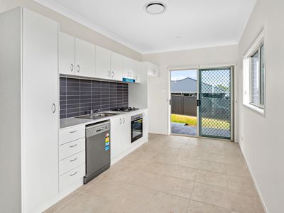 2/19 Corymbia Circuit, Heddon Greta